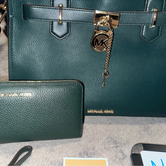 NWT Michael Kors Hamilton Medium Satchel with matching wallet. - Picture 7 of 8